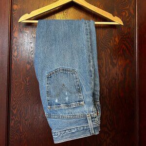 Levi's Jeans - mid wash - size 25